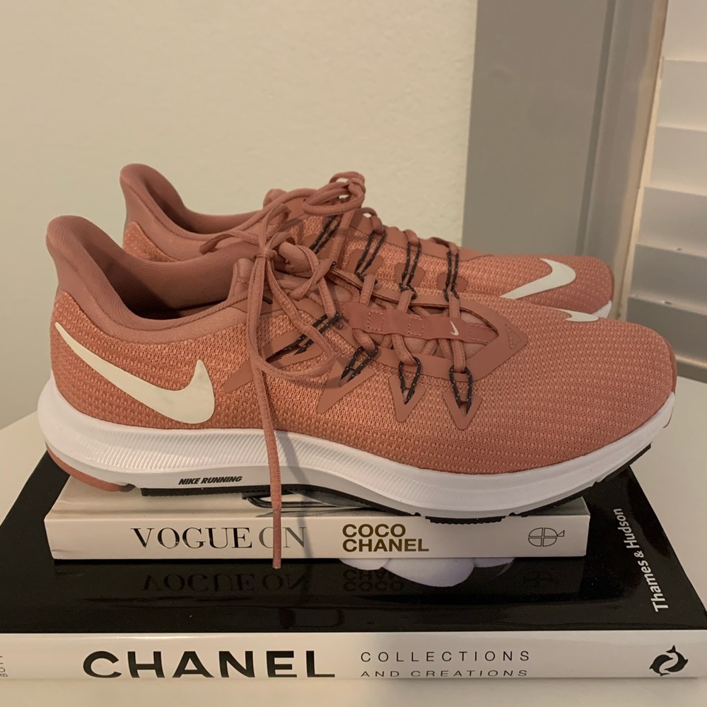 ❗️SOLD❗️NWOT - Nike Air Zoom Pegasus Blush Running Sneakers